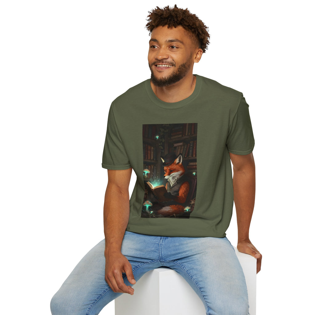 Fox Reading Book – T-Shirt